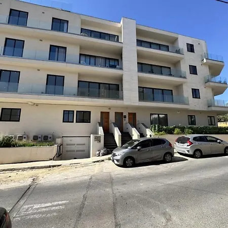 Stunning Penthouse Near St Julian's With Pool * Is-Swieqi
