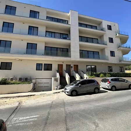 Stunning Penthouse Near St Julian's With Pool * Is-Swieqi